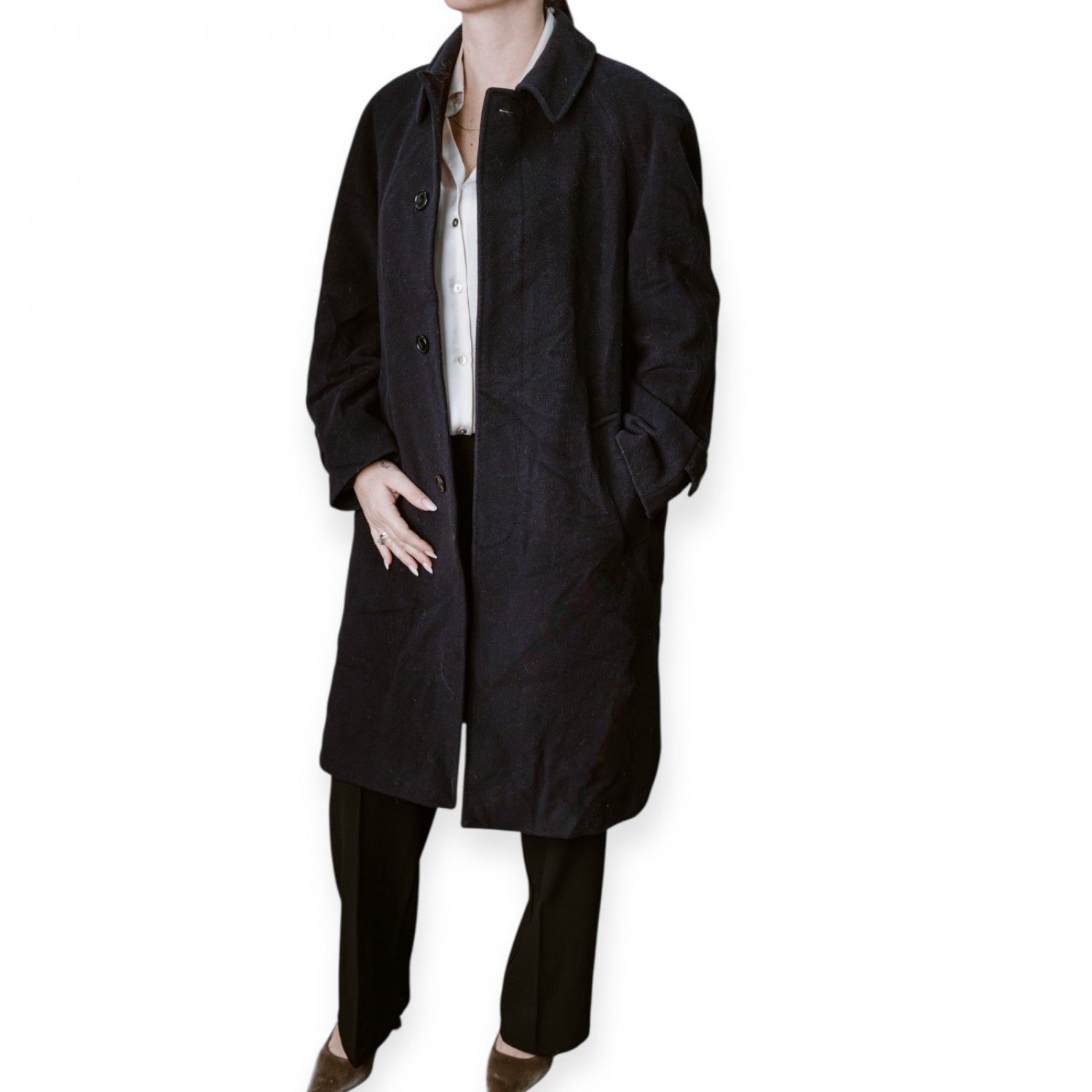 Μακρύ Γυναικείο Παλτό Σε Κλασική Γραμμή Με Κουμπιά