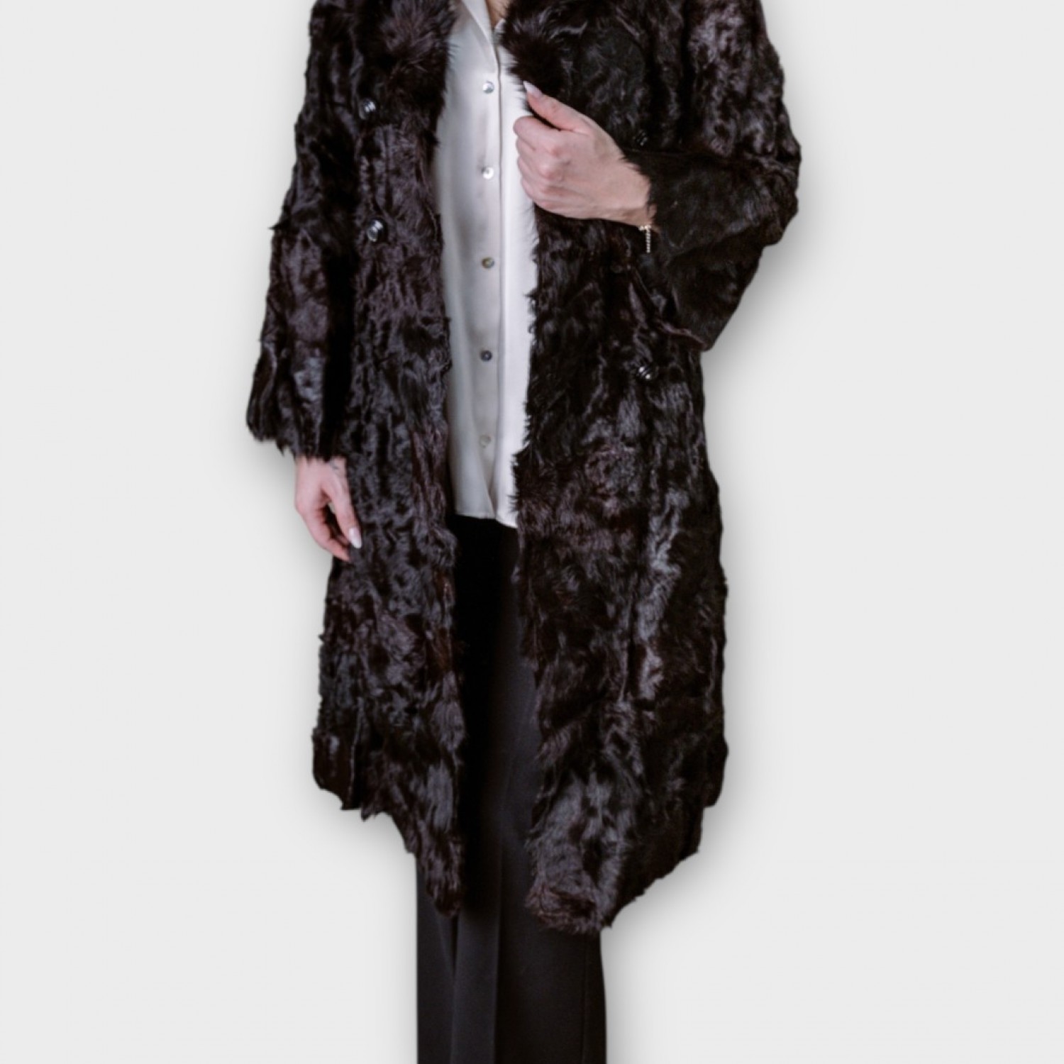 Μακριά Γούνα Σκούρου Καφέ Χρώματος