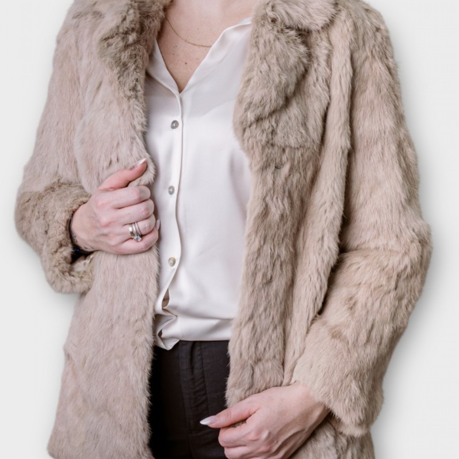 Γυναικεία Γούνα Faux Fur Σε Μπεζ Απόχρωση
