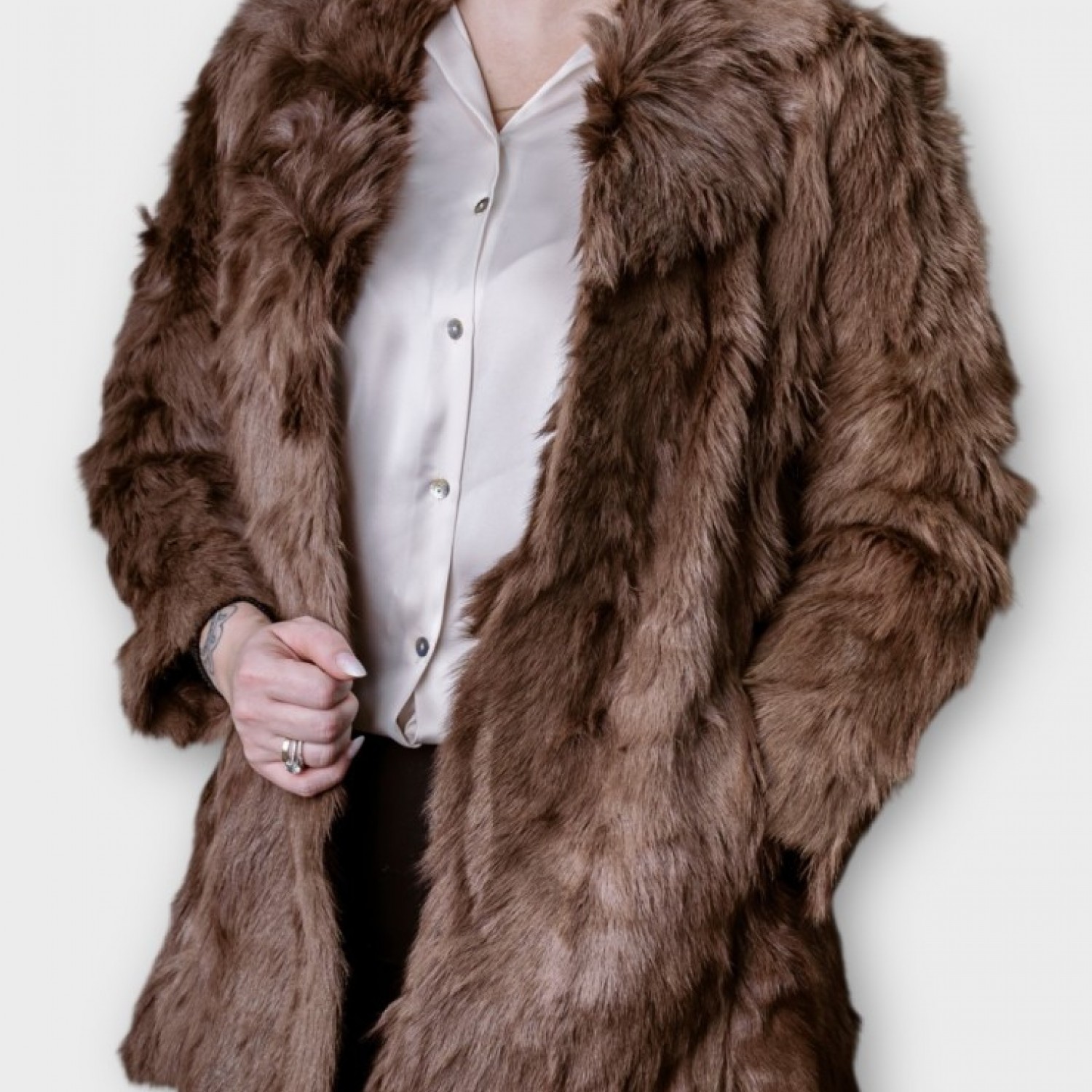 Γυναικεία Γούνα Σε Σοκολατί Απόχρωση
