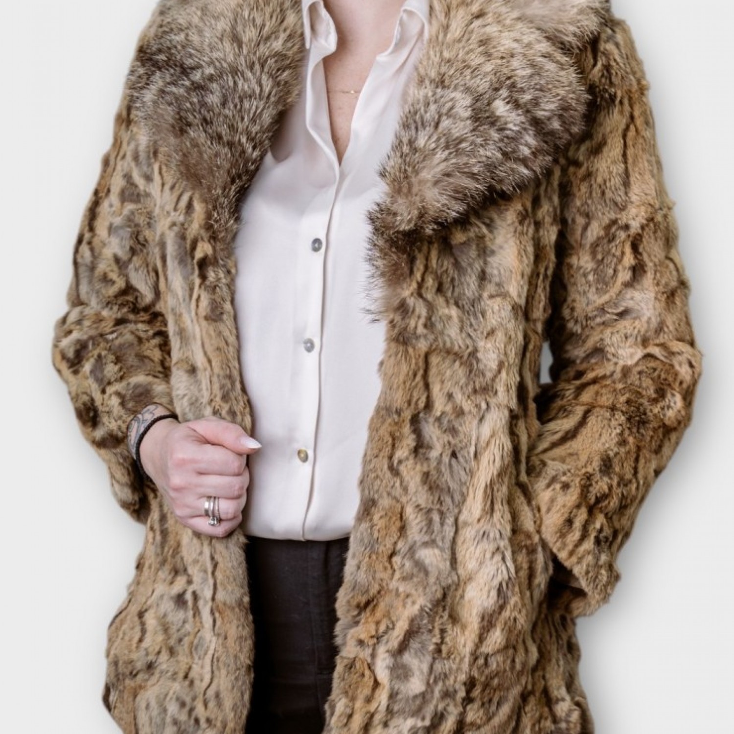 Γυναικεία Γούνα Σε Φυσική Απόχρωση