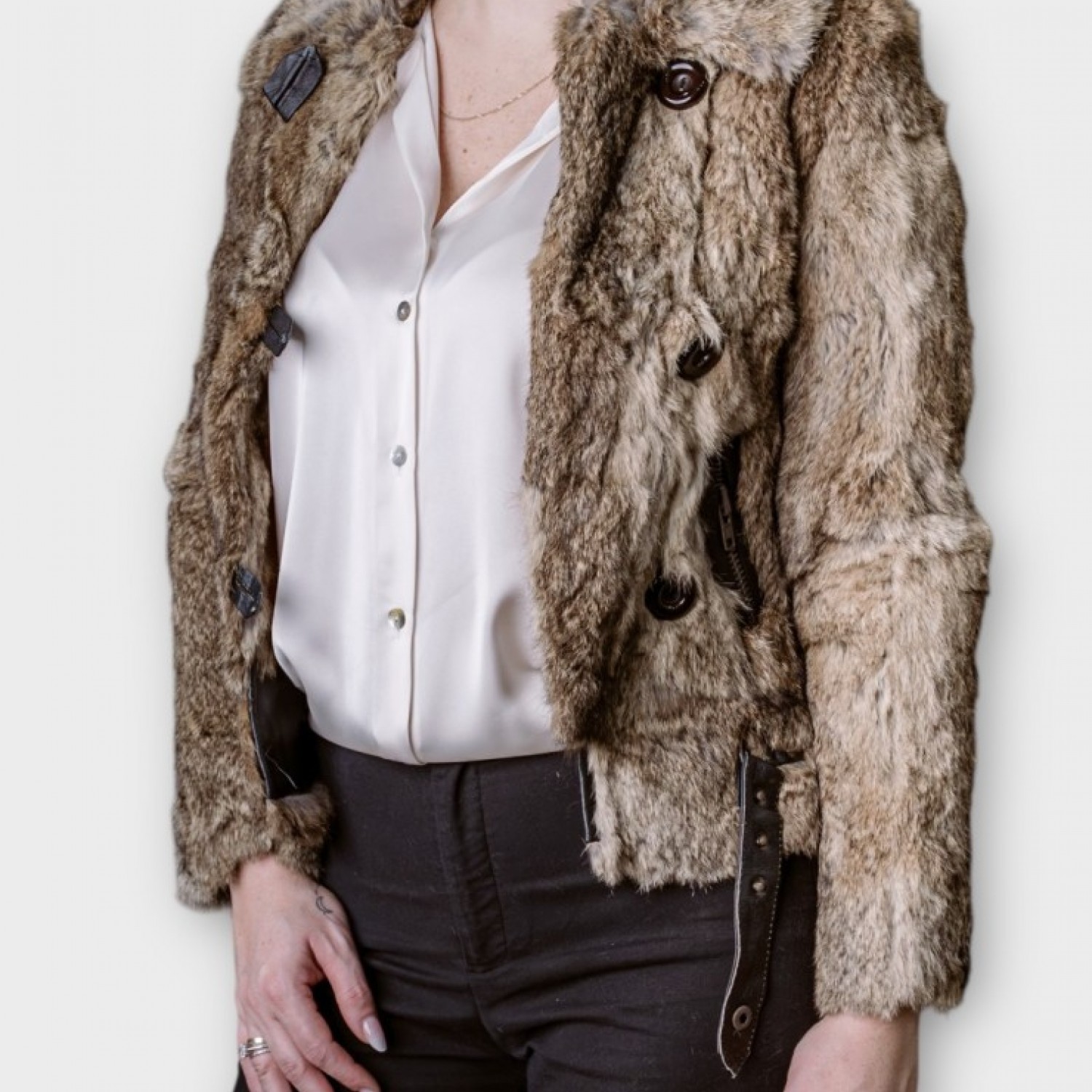 Γυναικείο Κοντό Γούνινο Μπουφάν Σε Φυσική Απόχρωση