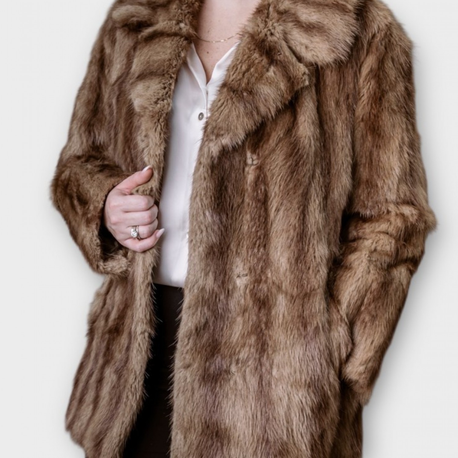 Γυναικεία Μακριά Γούνα Σε Φυσική Καφέ Απόχρωση