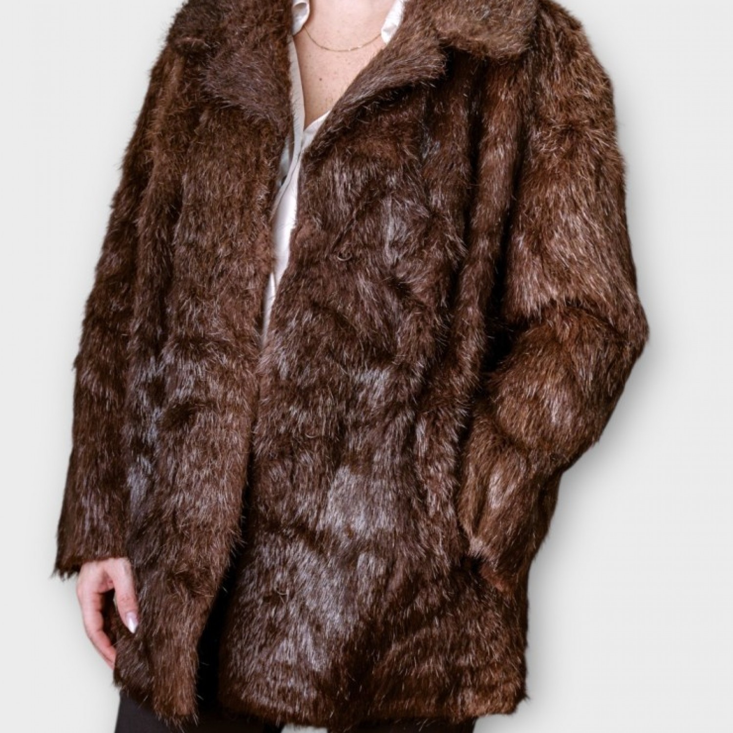 Γούνα Σε Ζεστή Καφέ Απόχρωση