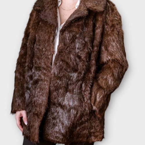 Γούνα Σε Ζεστή Καφέ Απόχρωση