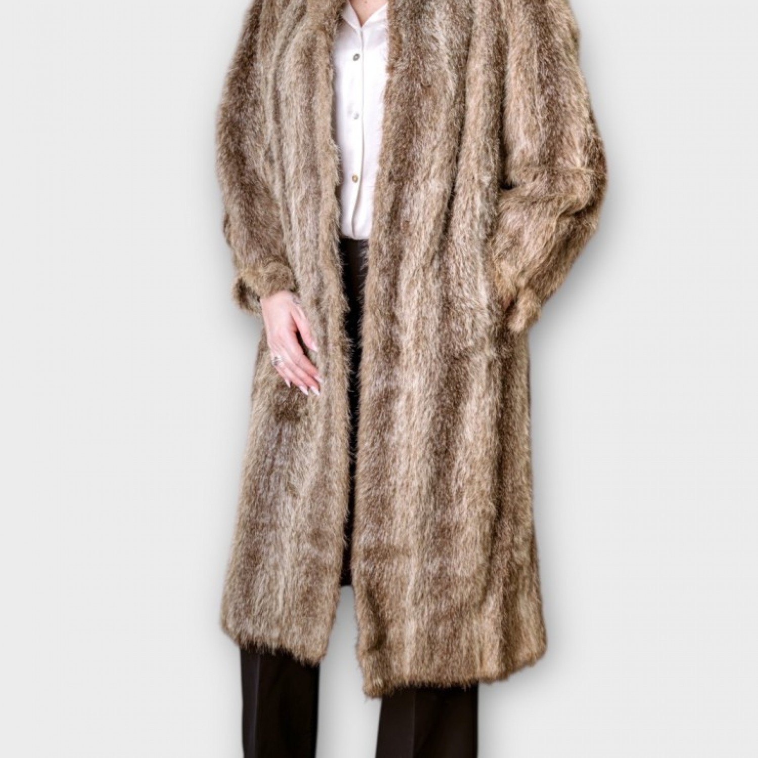 Μακρύ Γούνα Σε Καφέ-Μπεζ Απόχρωση