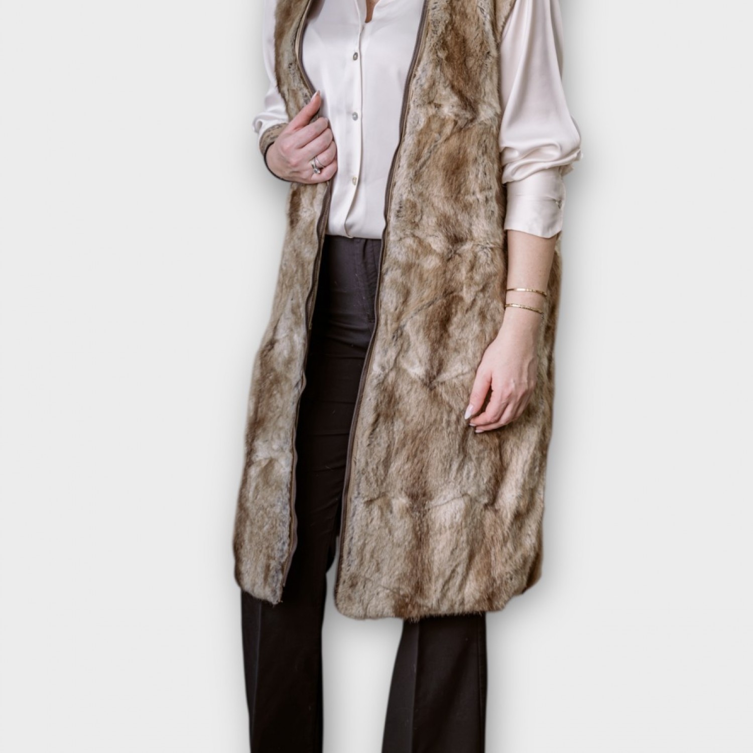Μακρύ Γιλέκο-Γούνα Σε Μπεζ-Καφέ Απόχρωση