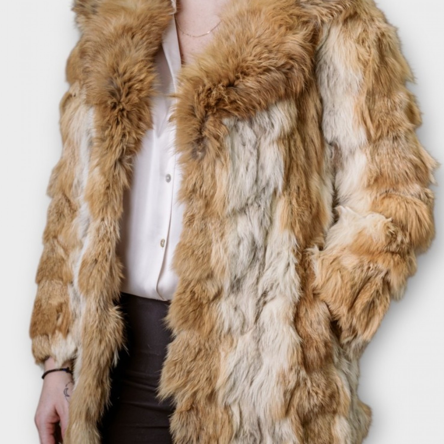Γυναικεία Γούνα Σε Μελί Χρώμα