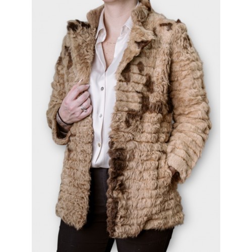 Γυναικεία Γούνα Σε Μπεζ-Καραμελέ Απόχρωση