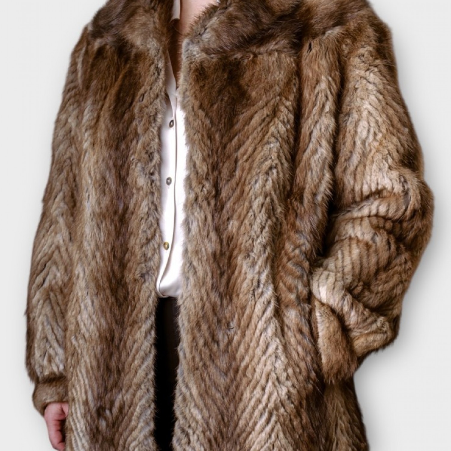 Γυναικεία Γούνα Σε Καφέ-Μπεζ Χρώμα