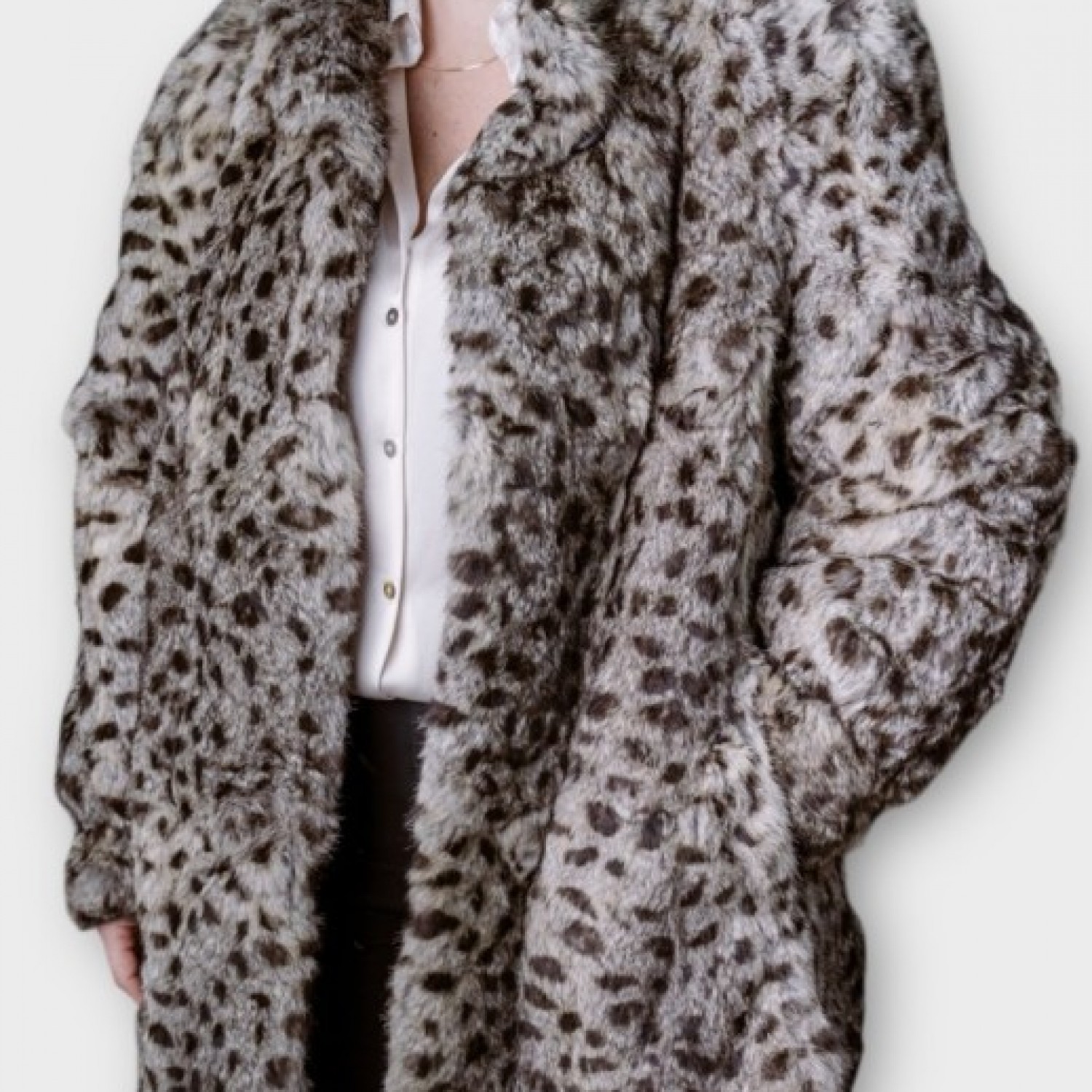 Γυναικεία Γούνα “Snow Leopard Chic”