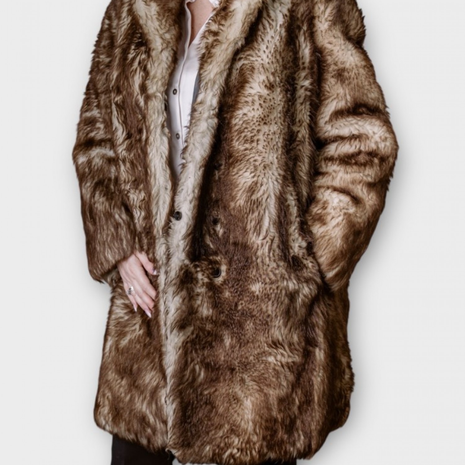 Γυναικεία Γούνα Σε Ζεστή Καφέ-Μπεζ Απόχρωση