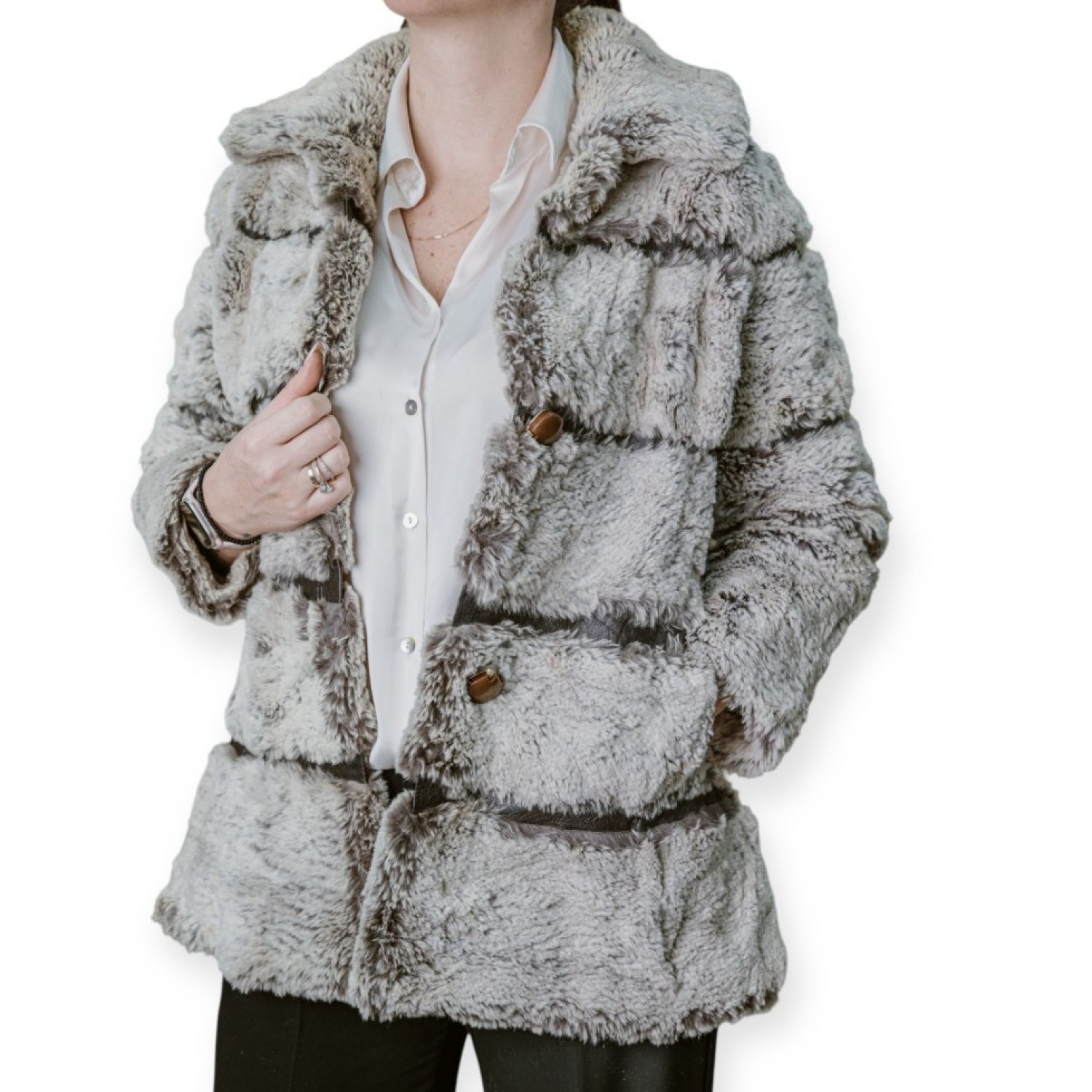 Γούνα Σε Γκρι Απόχρωση