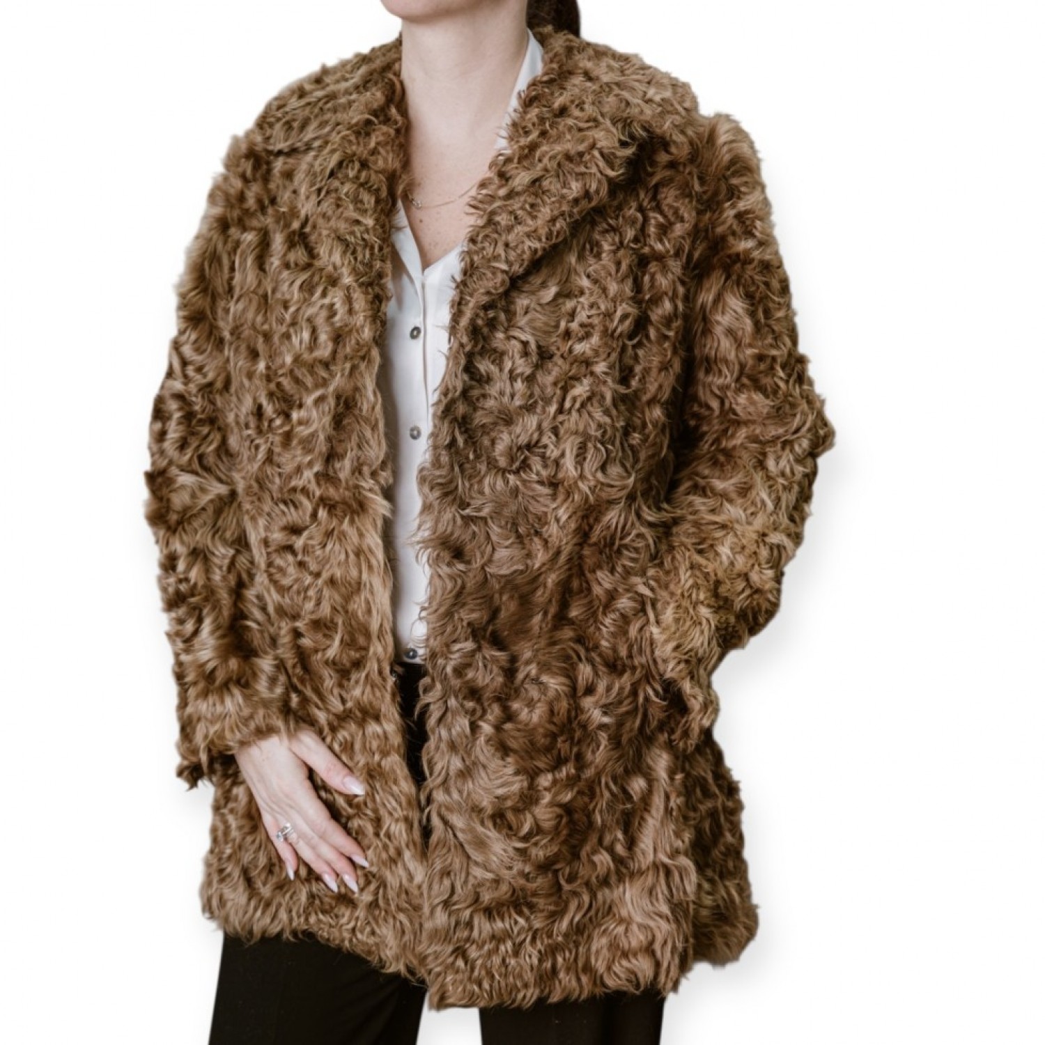 Μακρύ Γούνα Σε Σγουρή Υφή – Καφέ