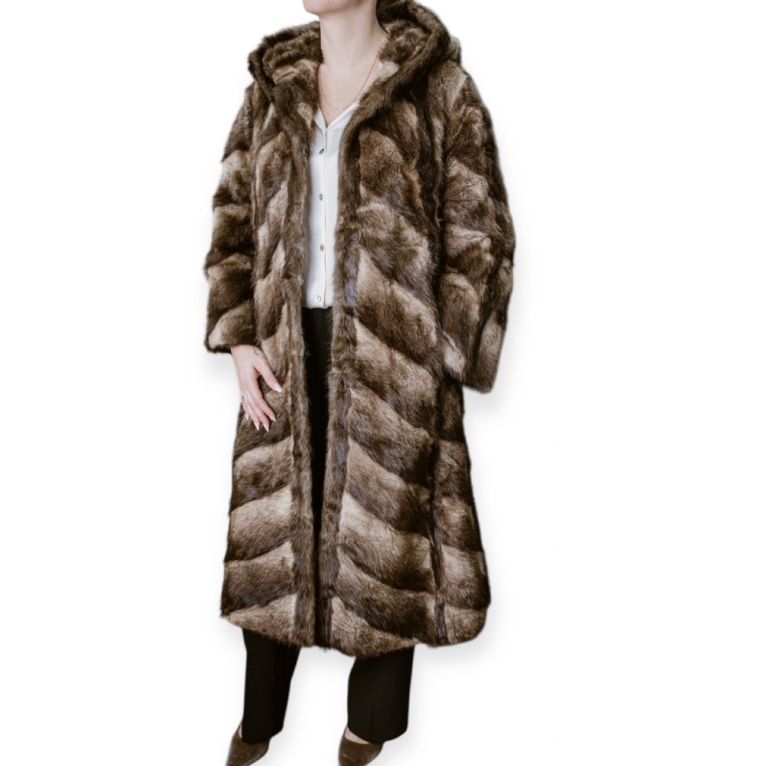 Μακρύ Γυναικεία Γούνα Με Κουκούλα Σε Καφέ Τόνους