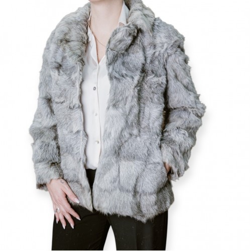 Γυναικεία Γκρι Γούνα Με Απαλή Υφή Και Κομψή Γραμμή