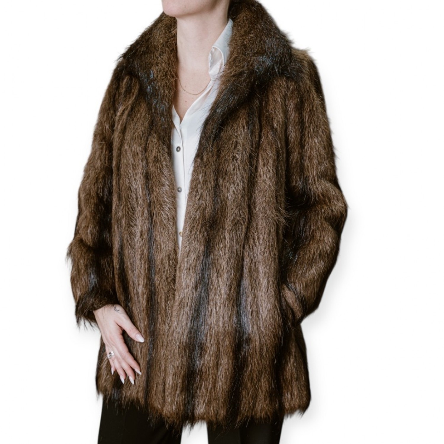 Γυναικεία Γούνα Σε Καφέ Απόχρωση Με Κάθετη Υφή