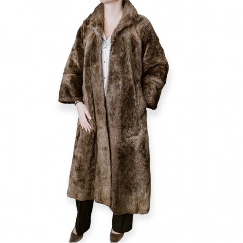Γυναικεία Μακριά Γούνα Σε Καφέ Απόχρωση Με Ψηλό Γιακά