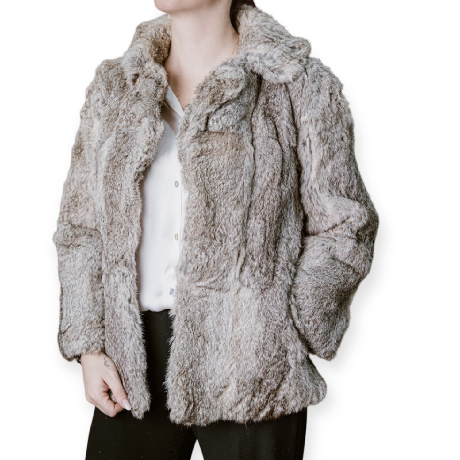 Γυναικεία Γούνα Σε Ανοιχτή Γκρι Απόχρωση Με Κλασικό Γιακά