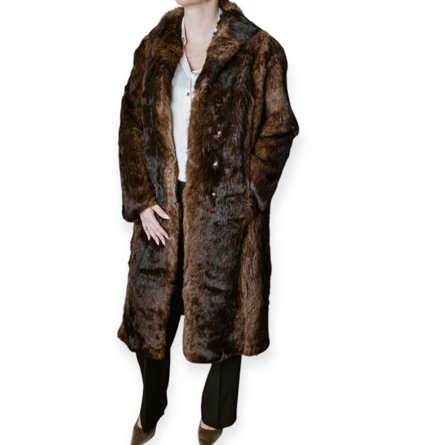 Γυναικεία Μακριά Γούνα Σε Σκούρα Καφέ Απόχρωση Με Κουμπιά
