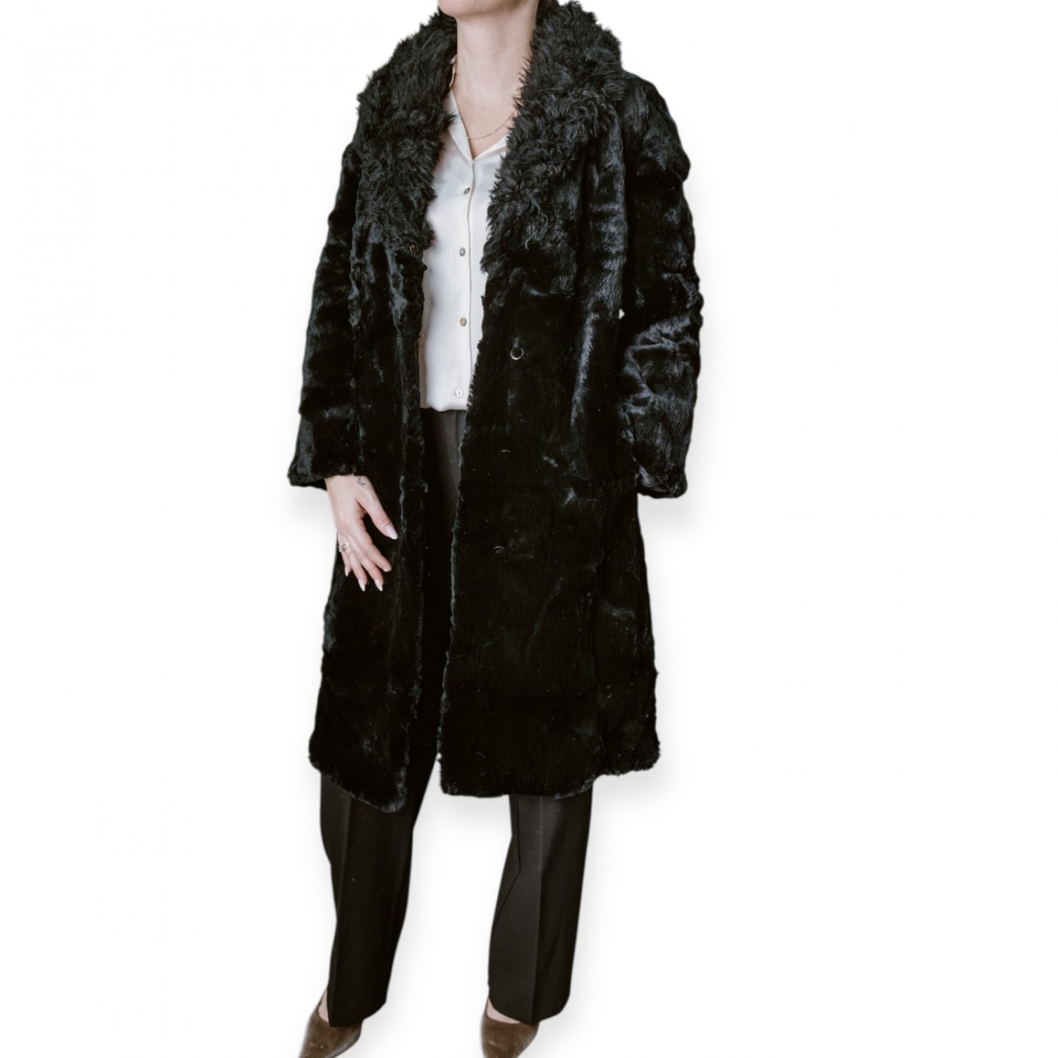 Γυναικεία Μακριά Μαύρη Γούνα Με Λουξ Υφή
