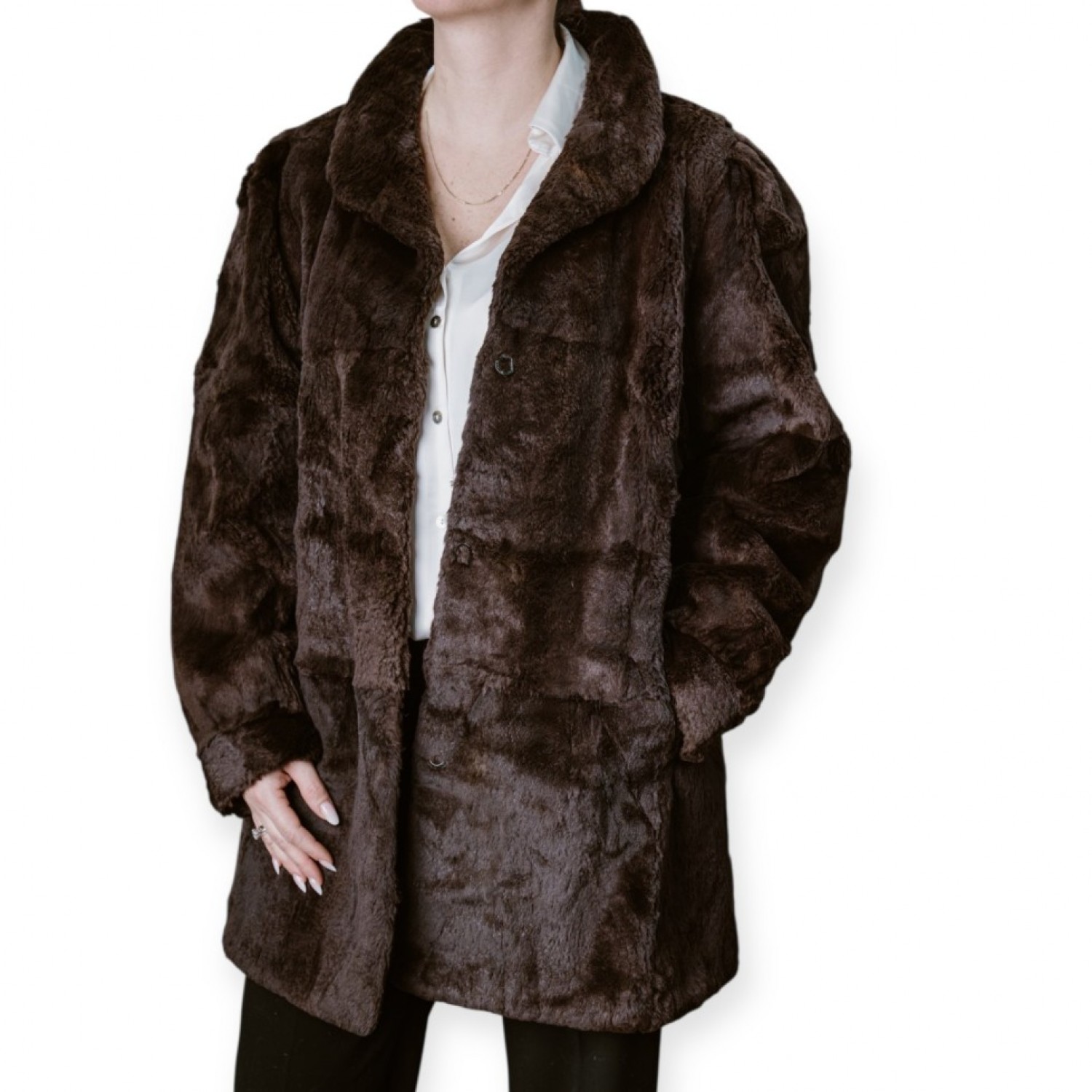 Γυναικεία Μακριά Γούνα Σε Σκούρο Σοκολατί